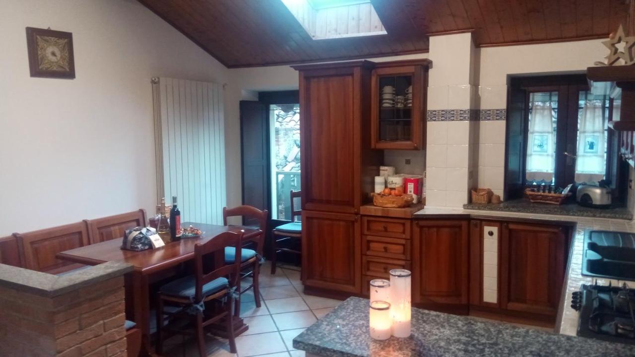カプリエ Casa Del Rustico, Indipendente Vista Sacra Con Dipintoヴィラ エクステリア 写真